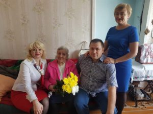 Поздравляем с днём рождения труженицу тыла Дмитриеву Тамару Гавриловну с 95-летием!