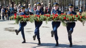 9 Мая 2021г. сотрудники Няганского ДОСААФ России приняли участие в возложении цветов на мемориале